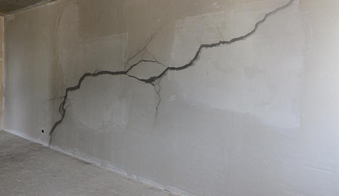 crack on the wall